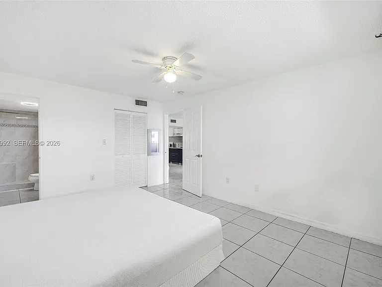 18001 N Bay Rd #505 — Photo 13