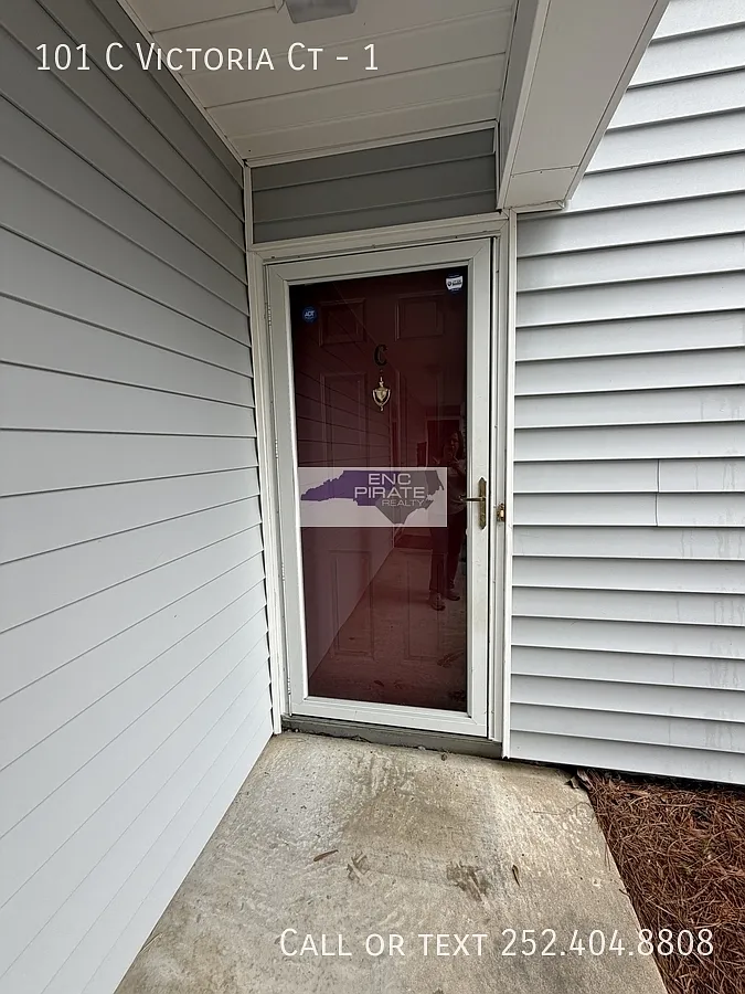 2 bed, $1,200 — Photo 1