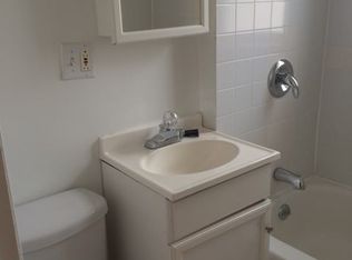 1350 1/2 W Argyle St APT 1W, Chicago, IL 60640