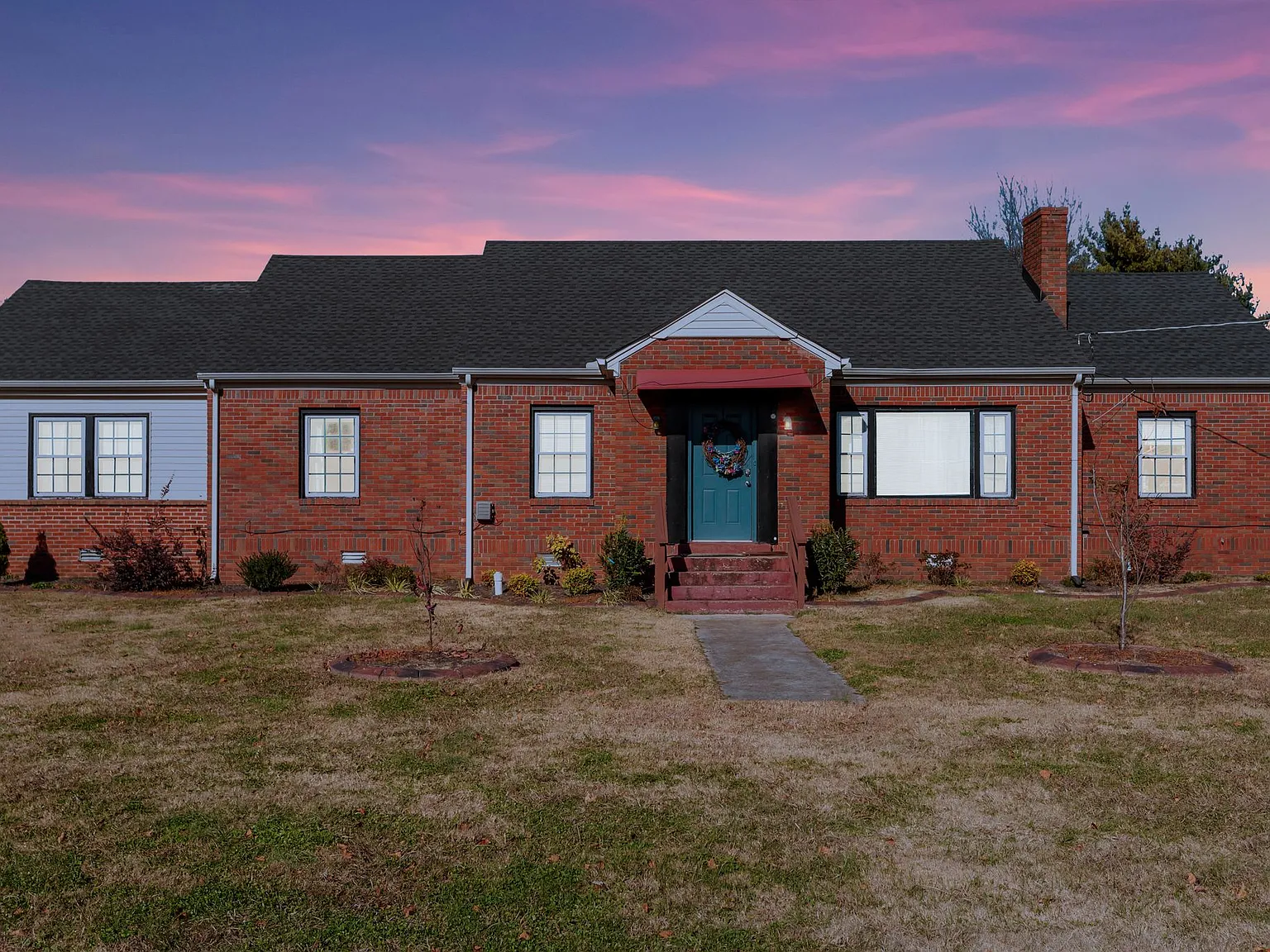 4 bed, 2063 sqft, $3,800 — Photo 1