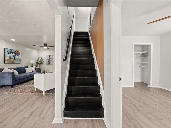 5th image of 410 N Division St
