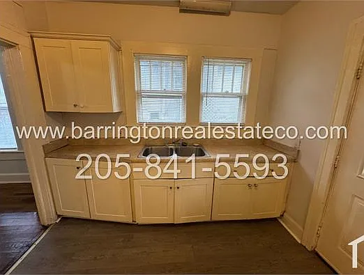 806 12th Ave — Photo 5