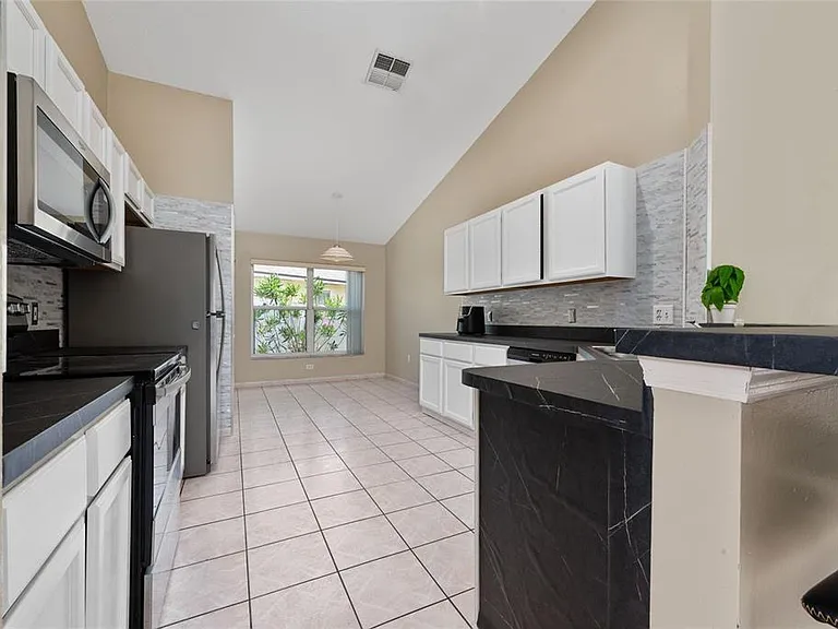 12868 Gettysburg Cir — Photo 19