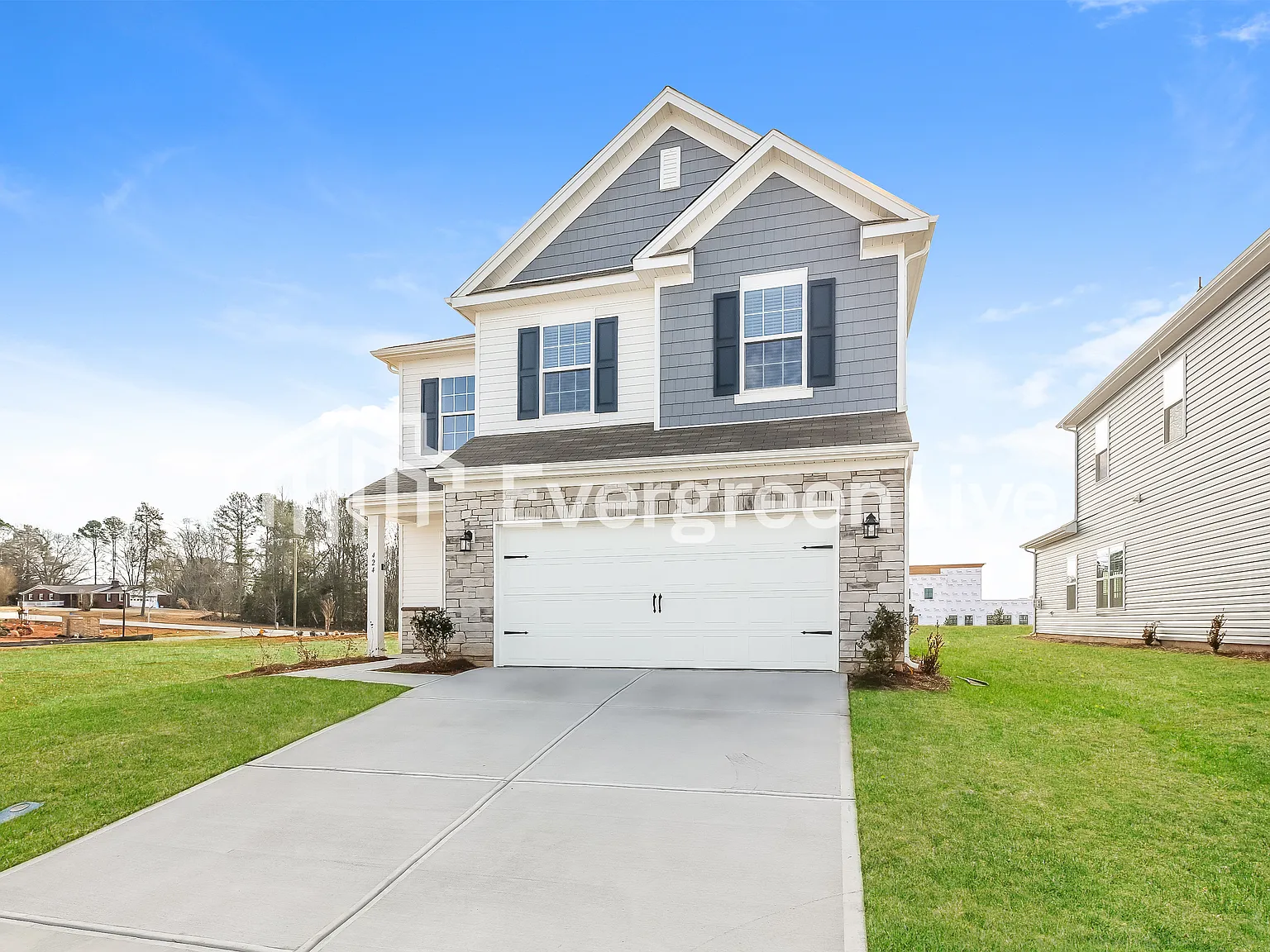 4 bed, 2.5 bath, 2158 sqft, $1,870 — Photo 3