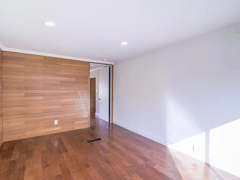900 Oak Ln — Photo 7