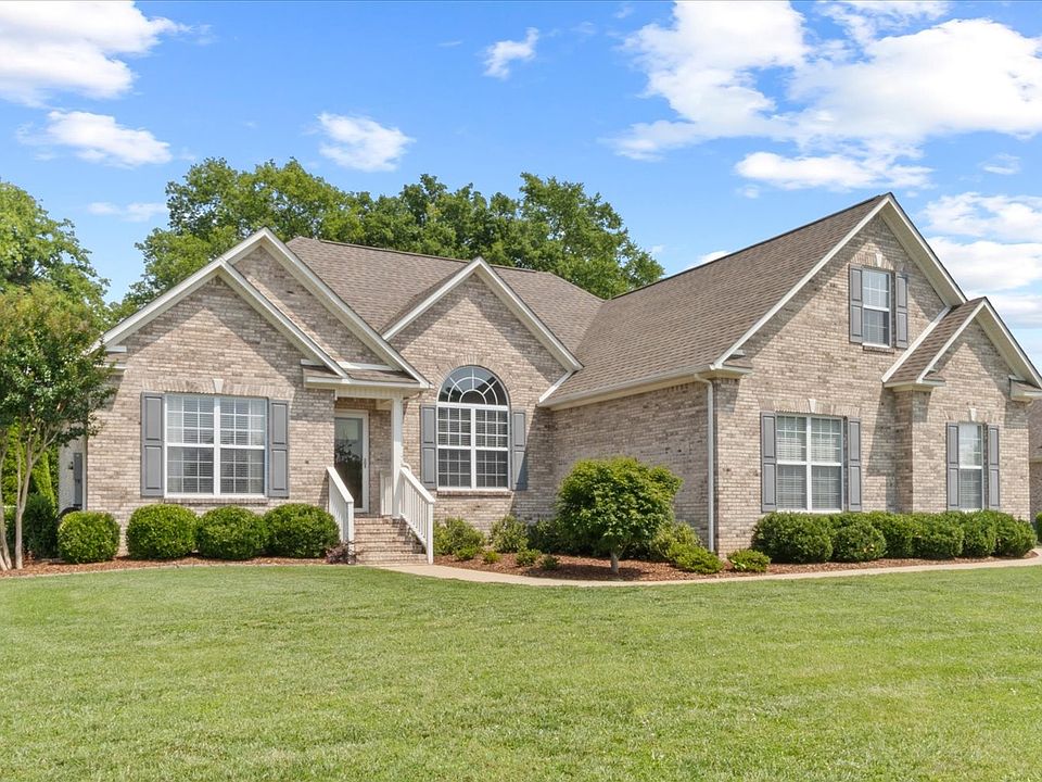 1st image of 923 Crosby Ct