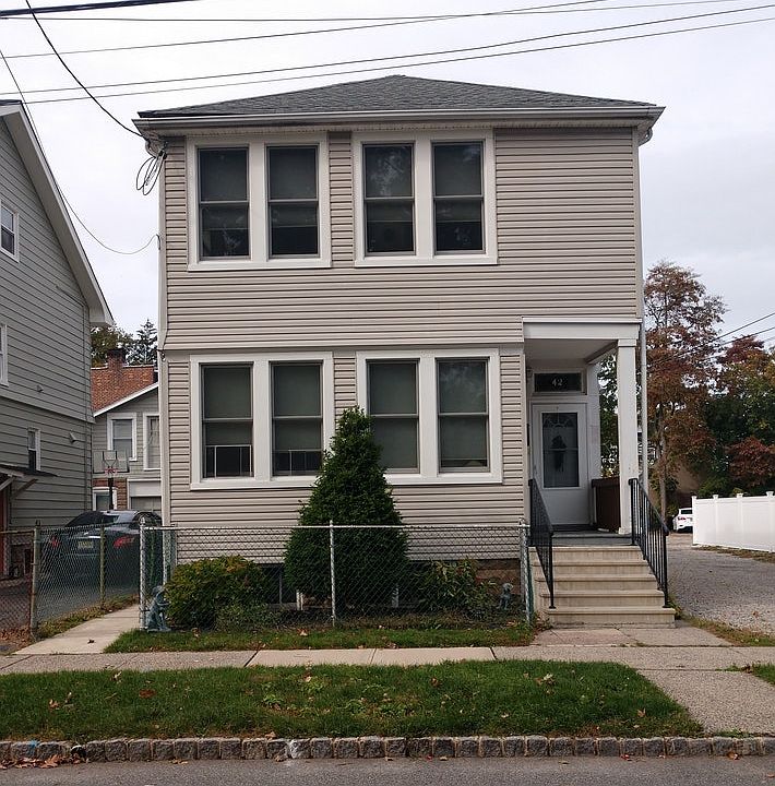 1st image of 42 Willowdale Ave
