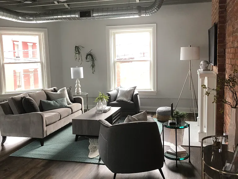 1101 Lee St #3 — Photo 3