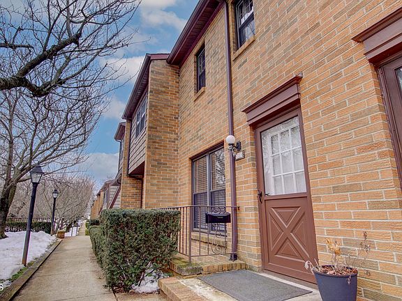 2nd image of 301 Spring Street #19