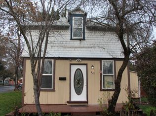 422 NW C St, Grants Pass, OR 97526