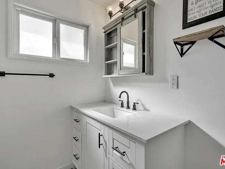 28040 Ermine Pl — Photo 30