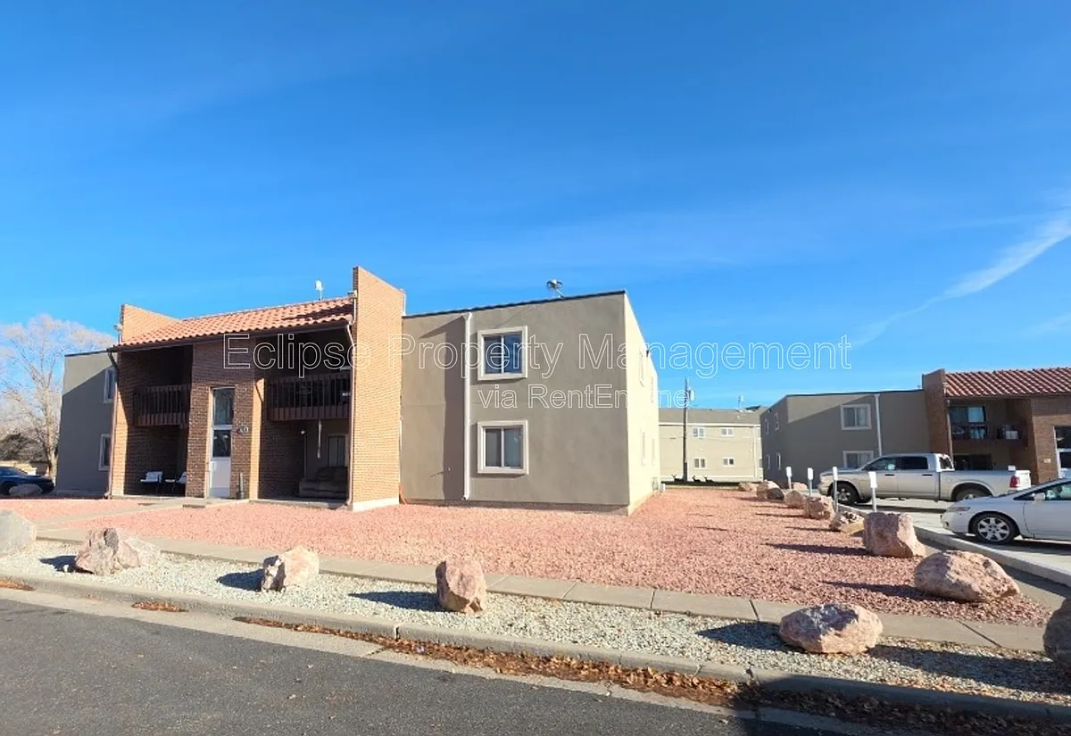Building Photo - 512 Bell Ct #B6