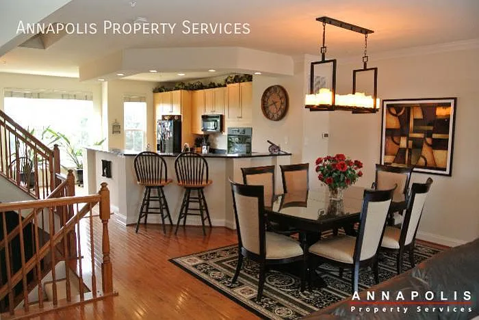 902 Kestrel Ct — Photo 2