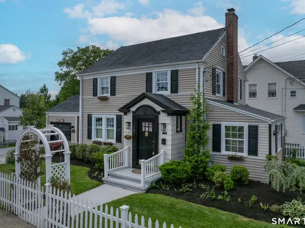 1 Oak Terrace, Stratford, CT 06614