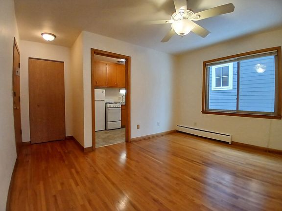 2nd image of 643 Cleveland Ave S #4