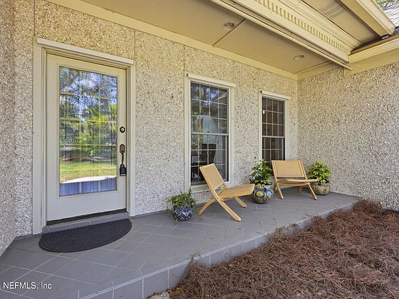 3rd image of 2144 LAKESIDE Drive E