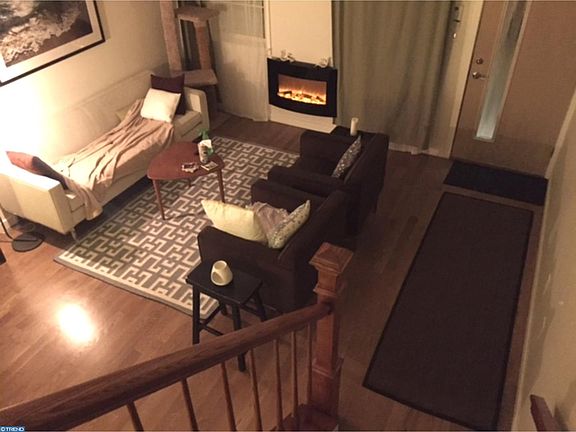 Living Room (1st Floor)