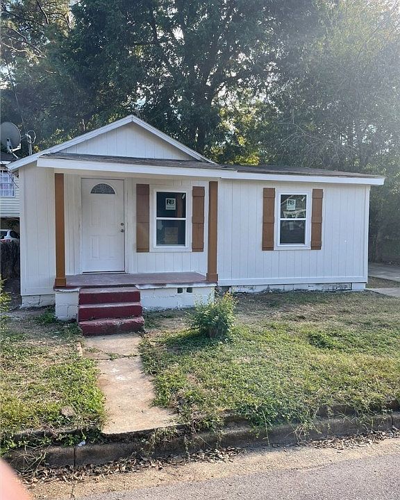 1st image of 2815 25th St