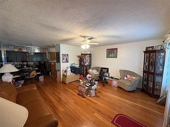 2nd image of 451 SW 30th Ave