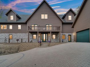 12 Ridge Dr, Dune Acres, IN 46304