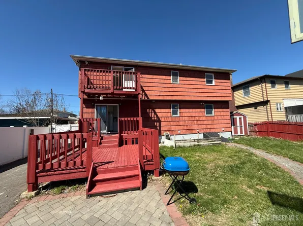 35 Fiat Ave, Iselin, NJ 08830