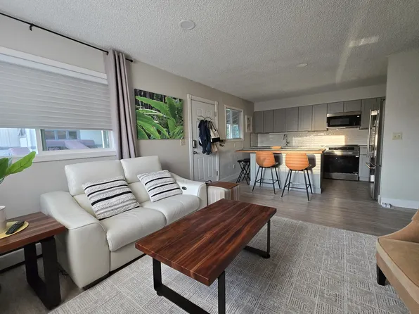 2200 W 29th Ave #2, Anchorage, AK 99517