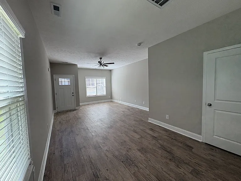 2026B Progress St — Photo 4
