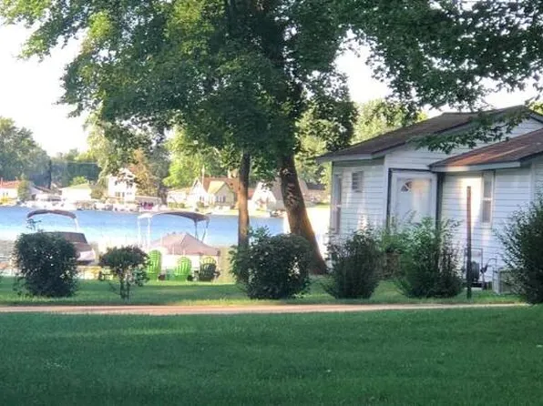 67404 Victory Shore Dr #6, Dowagiac, MI 49047