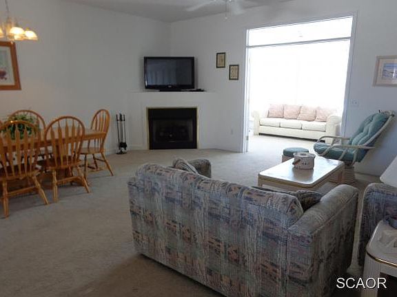2nd image of 633 Breezy Ln #633