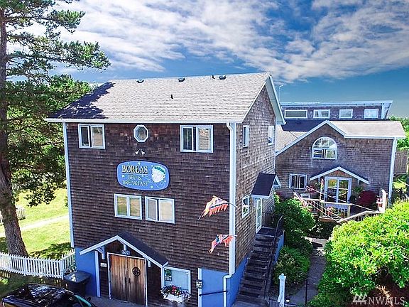 3rd image of 607 Ocean Beach Blvd N