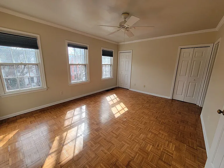 1949 Calvert St NW #D — Photo 13