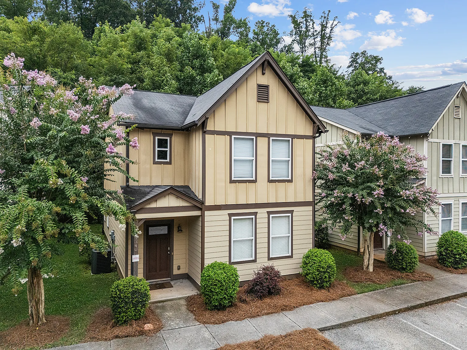 4 bed, 4.5 bath, 1864 sqft, $3,500 — Photo 1