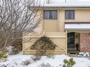 37 Pine Woods Ct, Reading, PA 19607