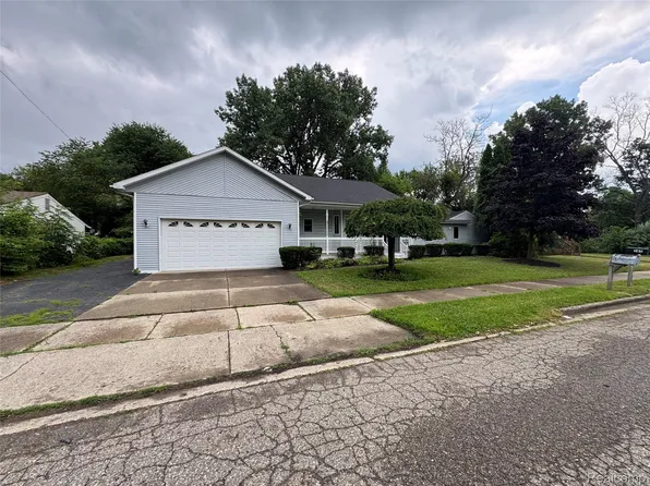 565 Highland Ave, Pontiac, MI 48341