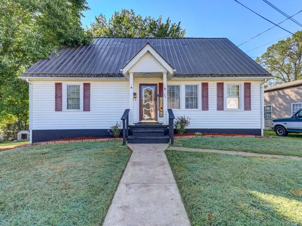 55 Wilson St, Rocky Mount, VA 24151