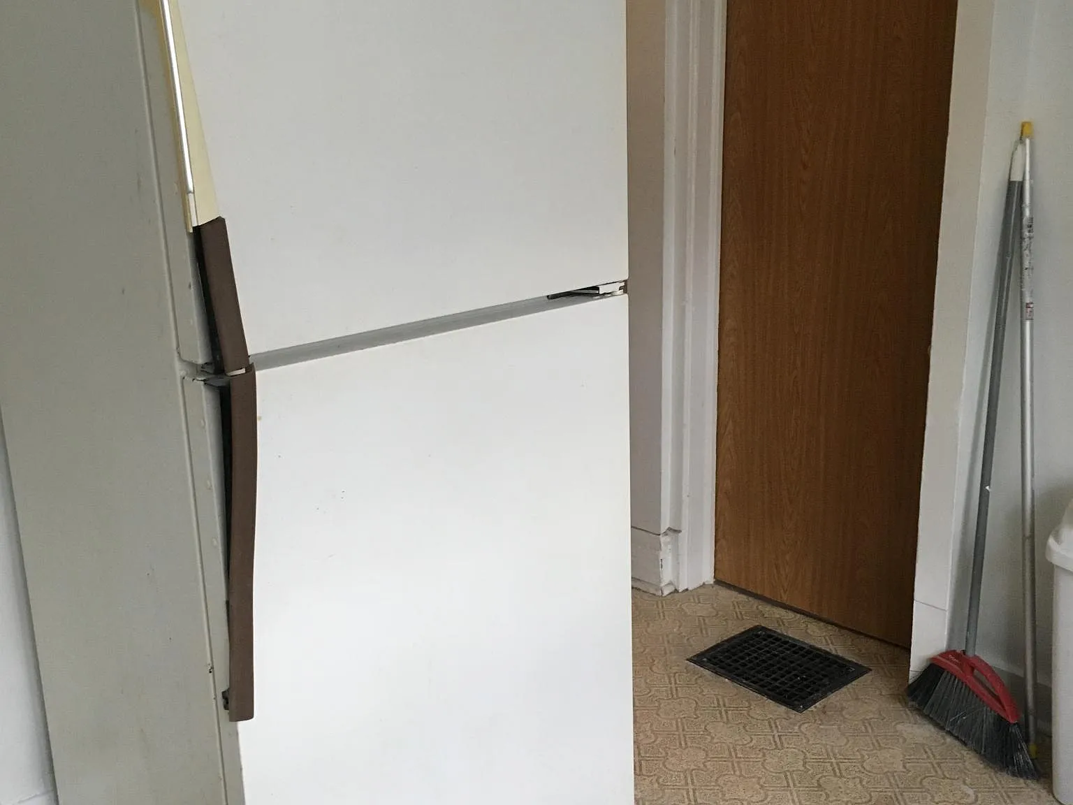6 bed, 2750 sqft, $3,900 — Photo 4