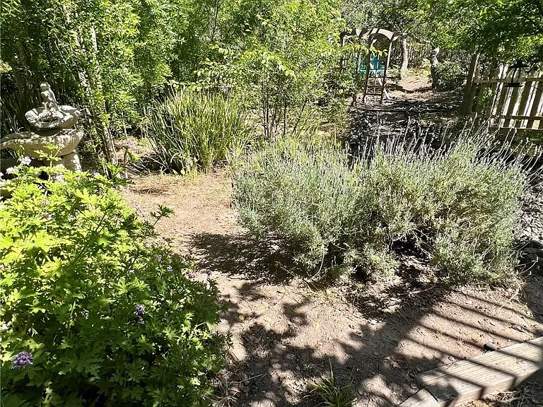 1530 Emerson Rd — Photo 53