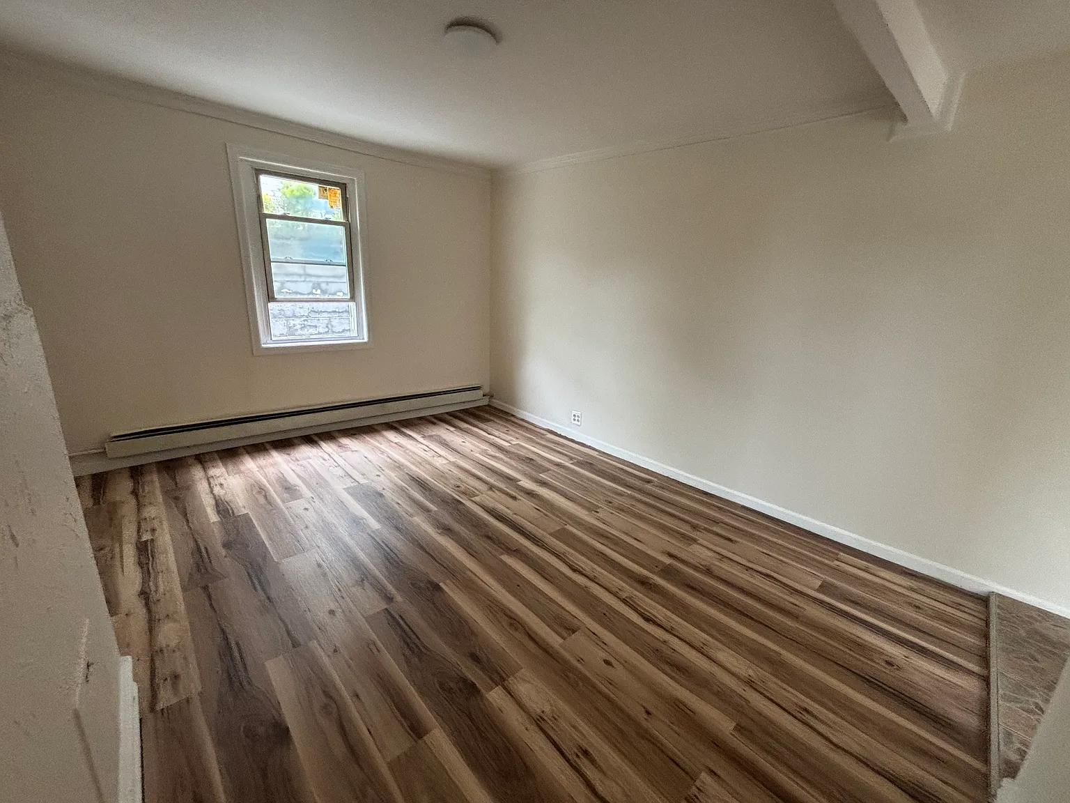 2 bed, 900 sqft, $2,200 — Photo 3
