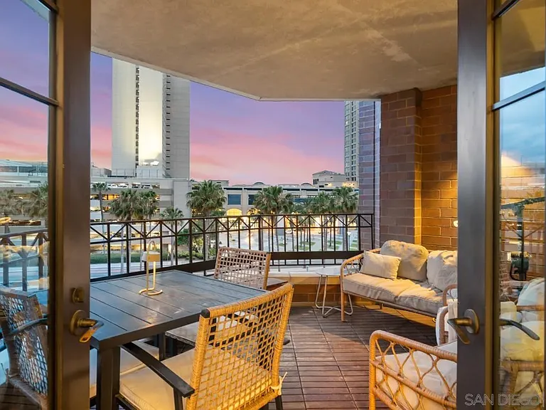500 W Harbor Dr #504 — Photo 19