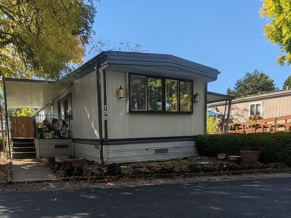 1st image of 1475 Green Acres Rd Space 123