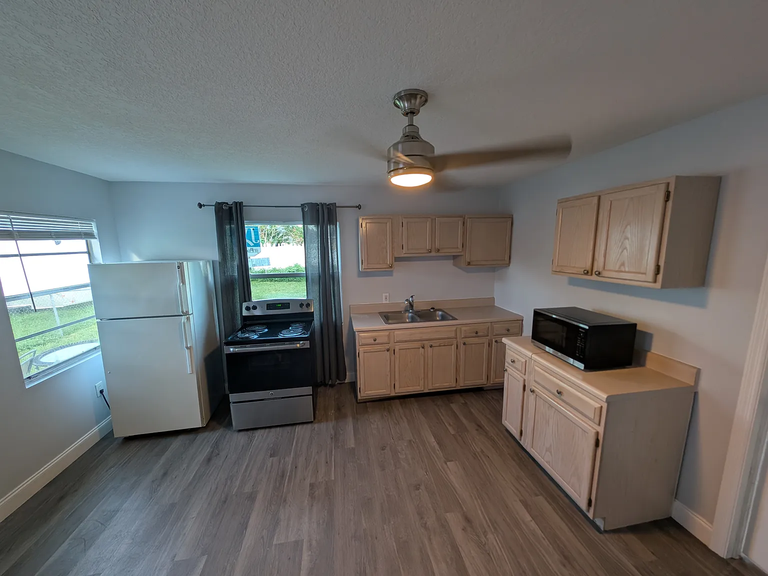 1 bed, 700 sqft, $1,800 — Photo 2