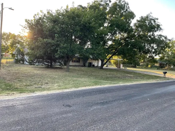 910 N Elm, Stratford, OK 74872