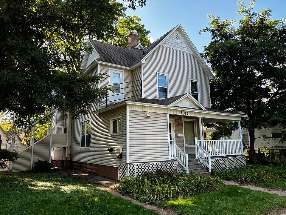 1016 3rd Ave #3