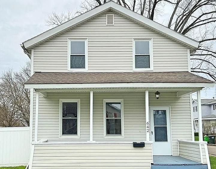1st image of 642 Andrew Ave NE