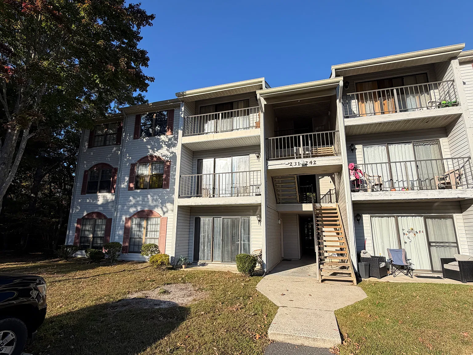 2 bed, 1110 sqft, $1,800 — Photo 2