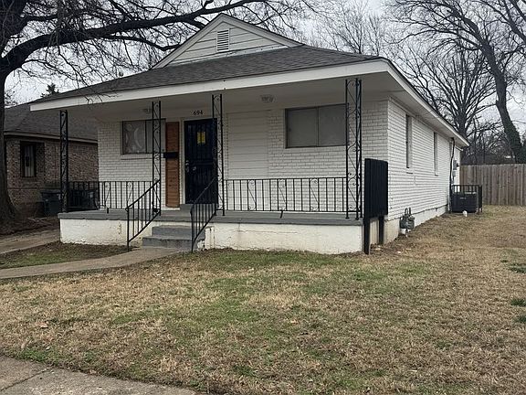 2nd image of 694 Hamilton St