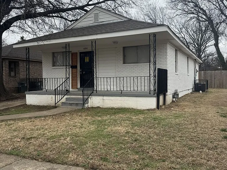 694 Hamilton St — Photo 1