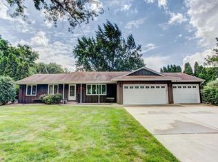 8421 Hillside Trl S, Cottage Grove, MN 55016