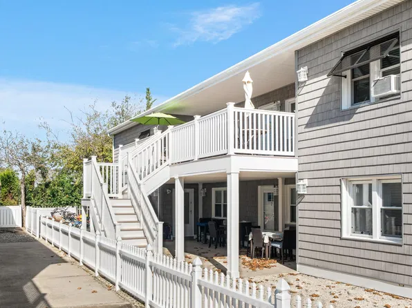 9807 2nd Ave #3, Stone Harbor, NJ 08247