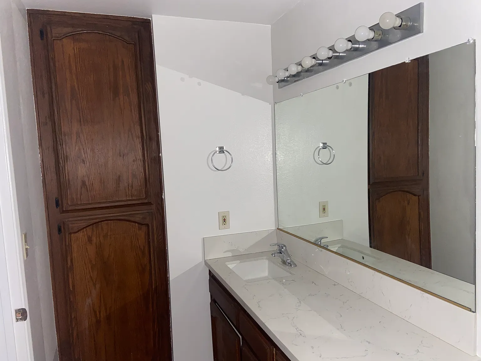 1355 Hillandale Ave — Photo 4